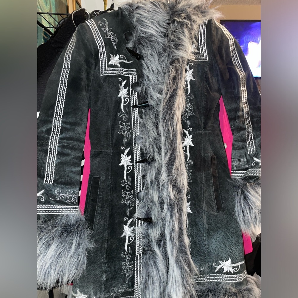 SOLD*** Vintage Taunt Suede Embroidered Coat, Faux Fur, Medium